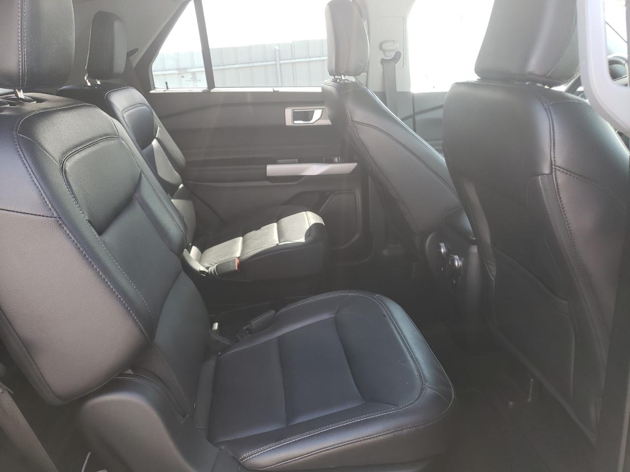 Photo 6 from auction – 2021 FORD EXPLORER L with VIN 1FMSK8FHXMGA86053