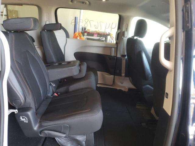 Photo 6 from auction – 2017 CHRYSLER PACIFICA T with VIN 2C4RC1DG8HR522730