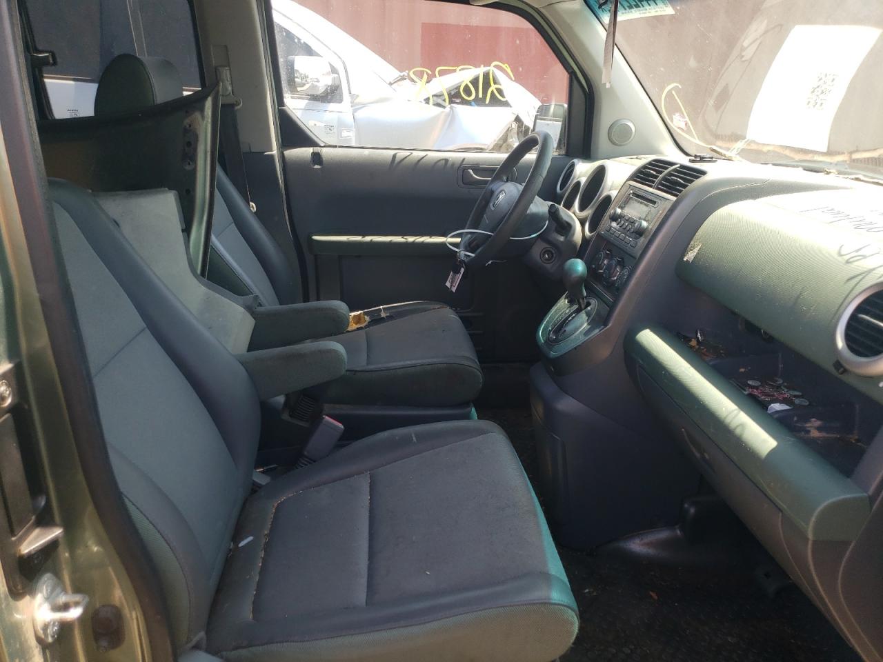 Photo 5 from auction – 2004 HONDA ELEMENT EX with VIN 5J6YH18574L014932