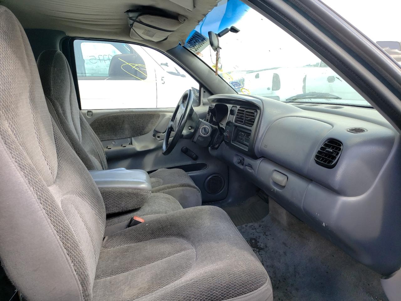 Photo 5 from auction – 1997 DODGE DAKOTA with VIN 1B7GL23X4VS233529