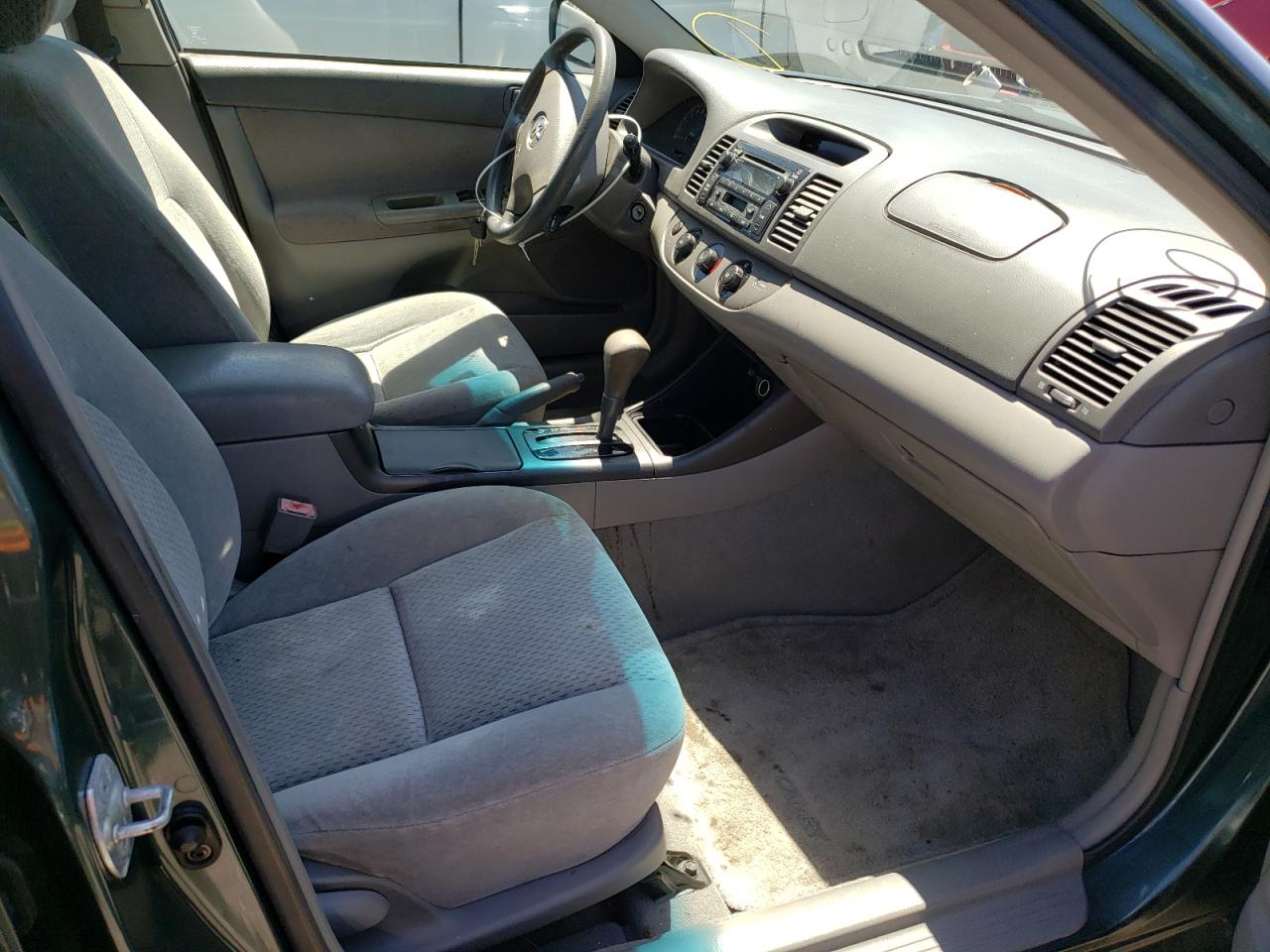 Photo 5 from auction – 2003 TOYOTA CAMRY LE with VIN 4T1BF32KX3U546966