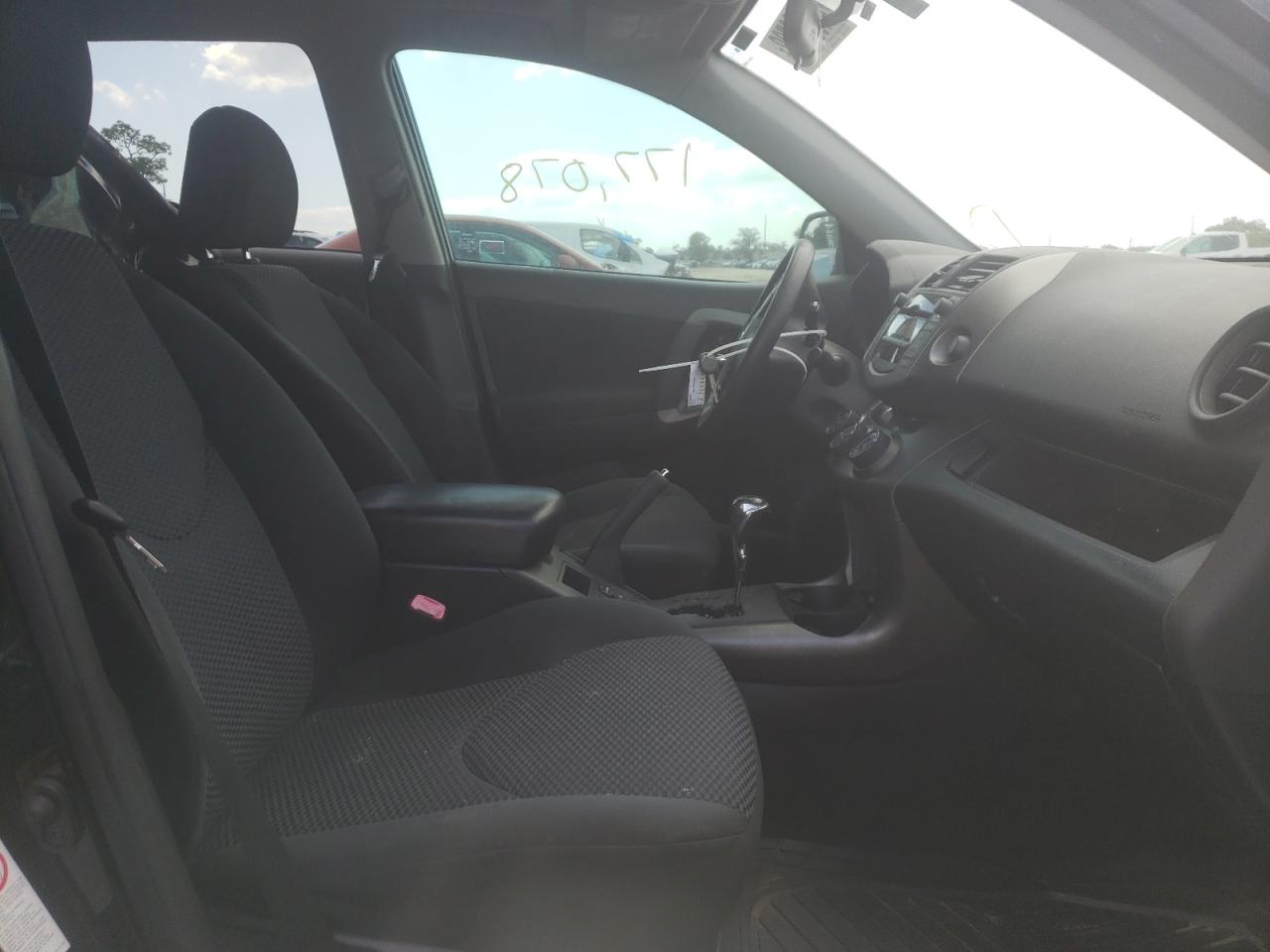 Photo 20 from auction – 2011 TOYOTA RAV4 with VIN JTMWF4DV1B5035111
