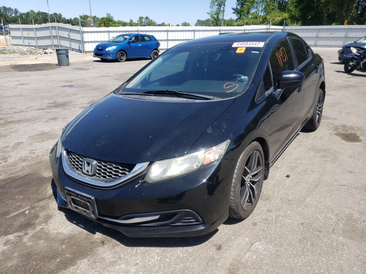 Photo 2 from auction – 2015 HONDA CIVIC LX with VIN 19XFB2F56FE037766