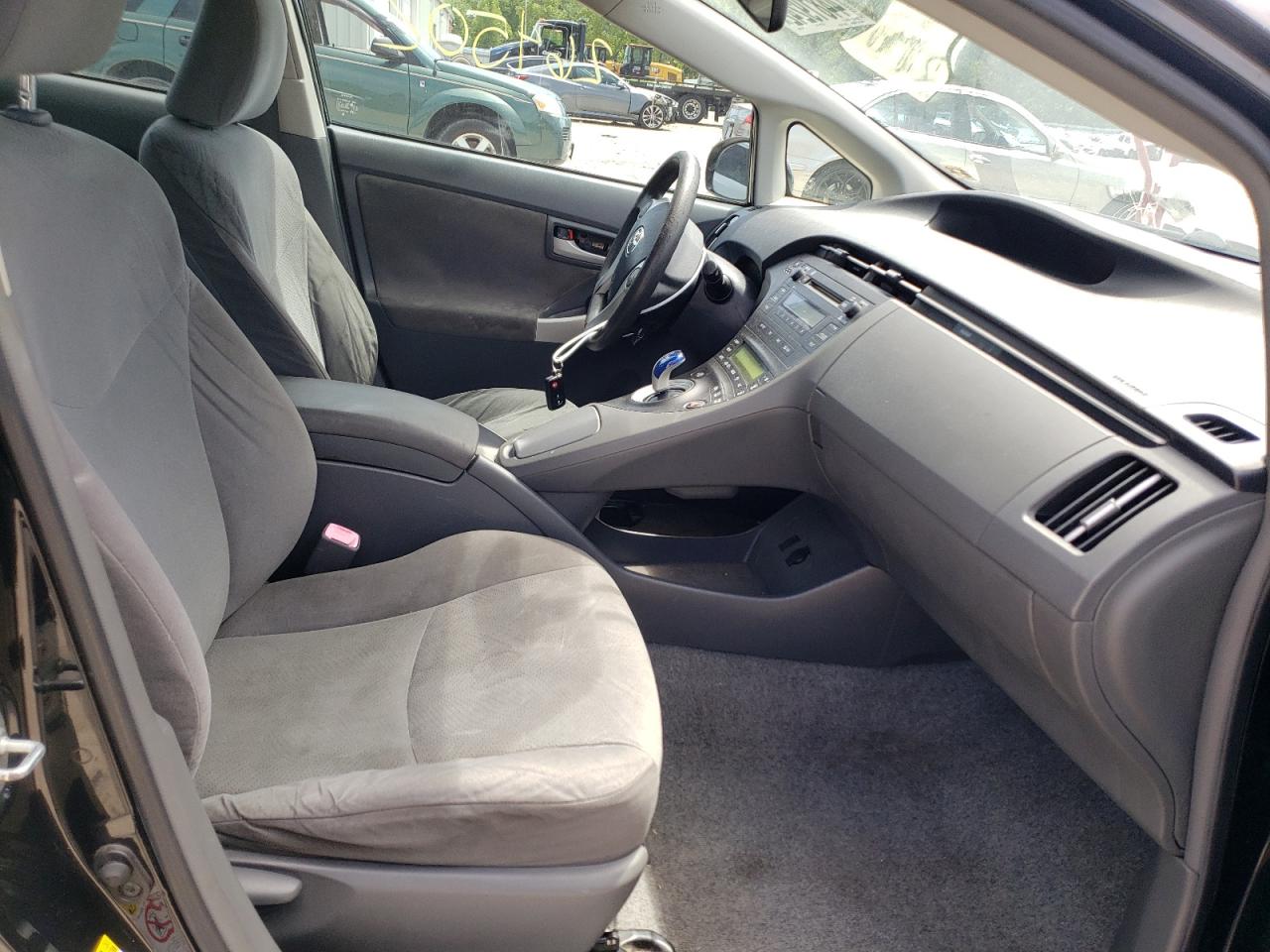 Photo 5 from auction – 2011 TOYOTA PRIUS with VIN JTDKN3DU6B1379205