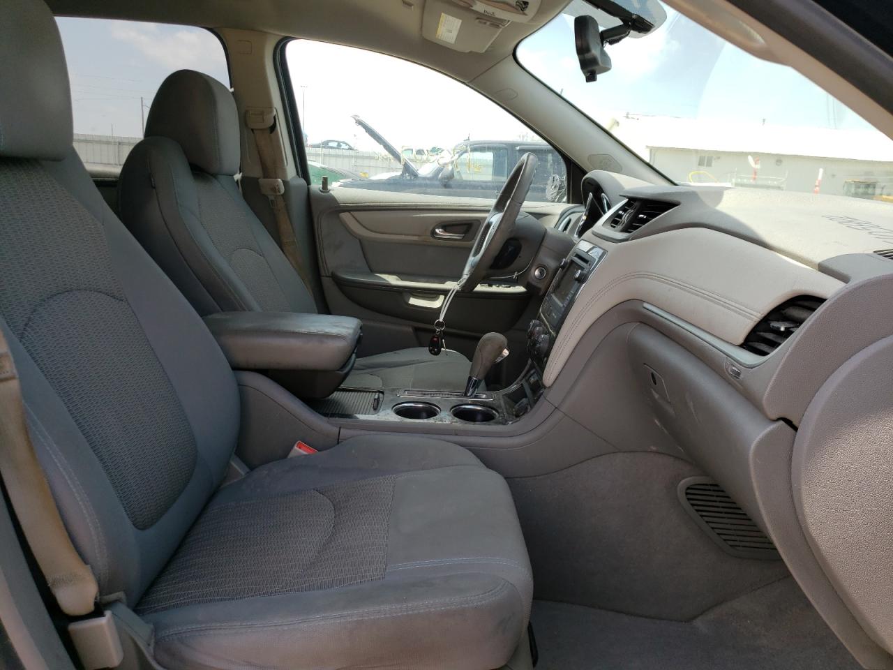 Photo 19 from auction – 2015 CHEVROLET TRAVERSE L with VIN 1GNKRGKD2FJ211556