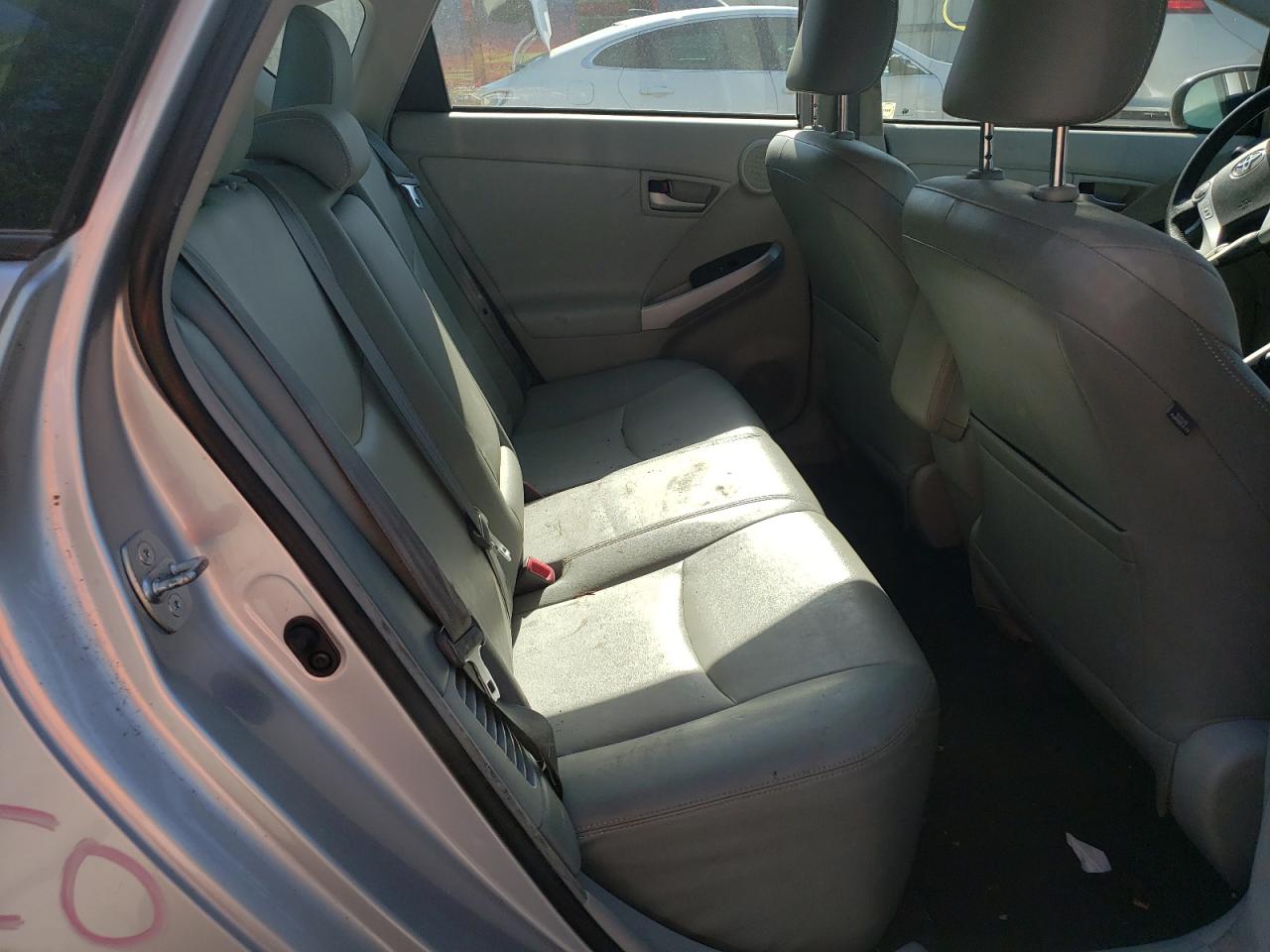 Photo 6 from auction – 2014 TOYOTA PRIUS with VIN JTDKN3DU4E0390004