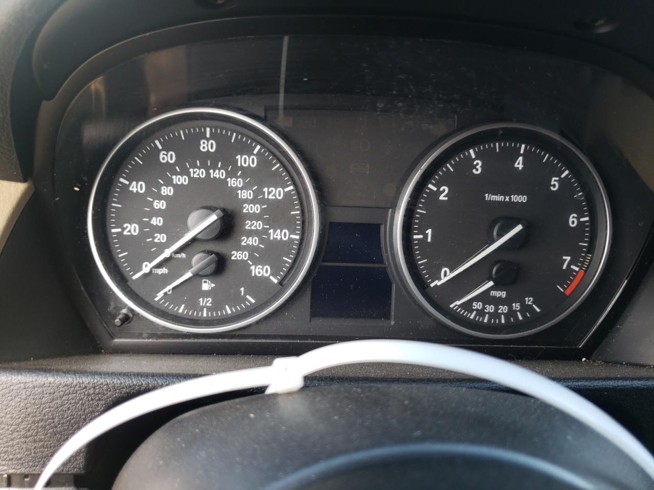 Photo 8 from auction – 2013 BMW X1 XDRIVE2 with VIN WBAVL1C57DVR84845