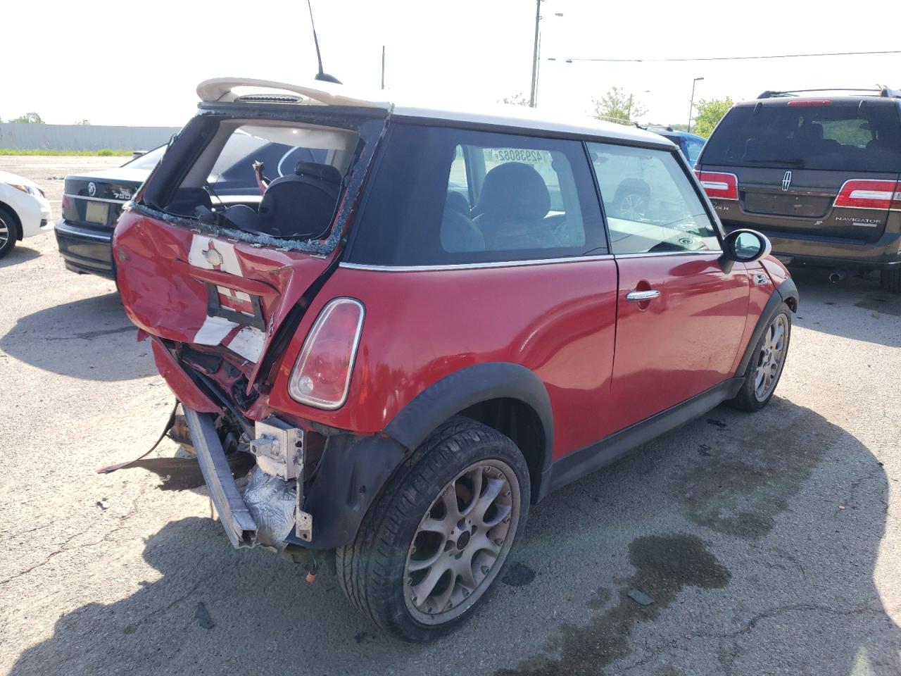 Photo 4 from auction – 2006 MINI COOPER S with VIN WMWRE33586TJ37452
