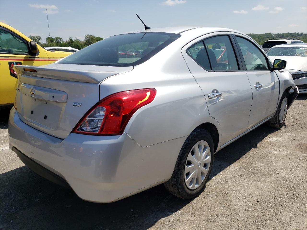 Photo 4 from auction – 2019 NISSAN VERSA S with VIN 3N1CN7AP9KL813087