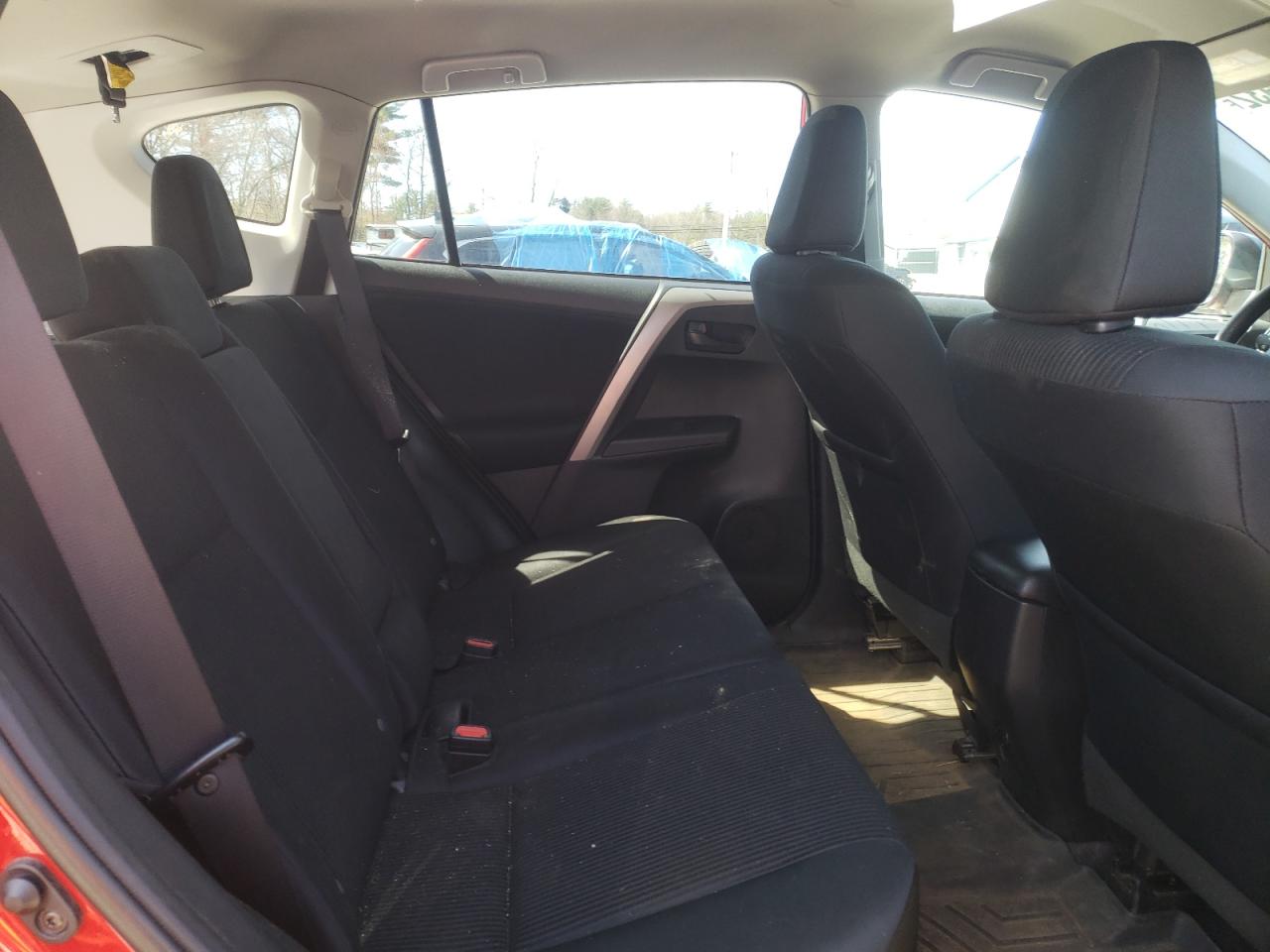 Photo 6 from auction – 2016 TOYOTA RAV4 LE with VIN 2T3BFREV7GW495836