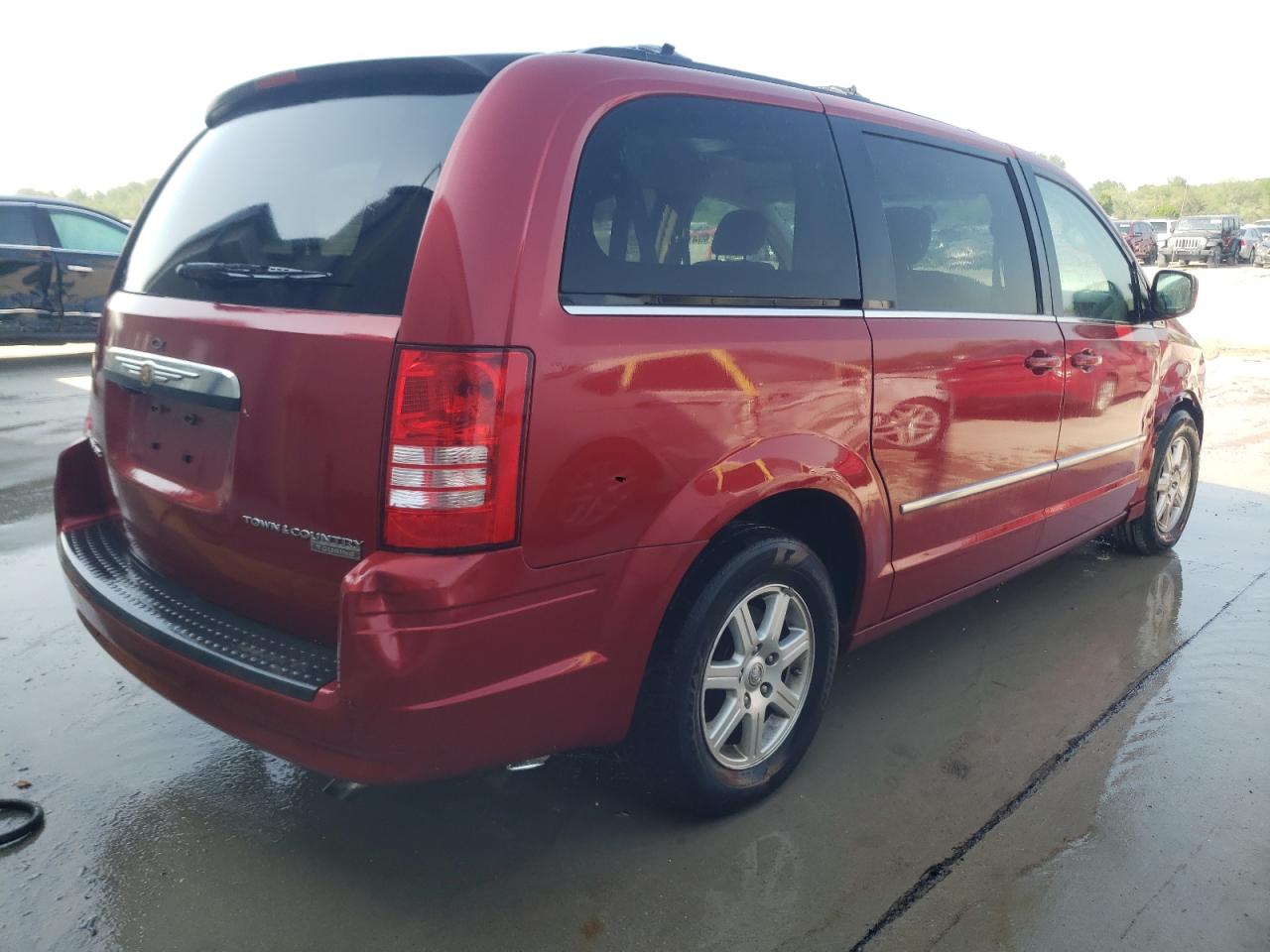 Photo 4 from auction – 2010 CHRYSLER TOWN & COU with VIN 2A4RR5D13AR170125