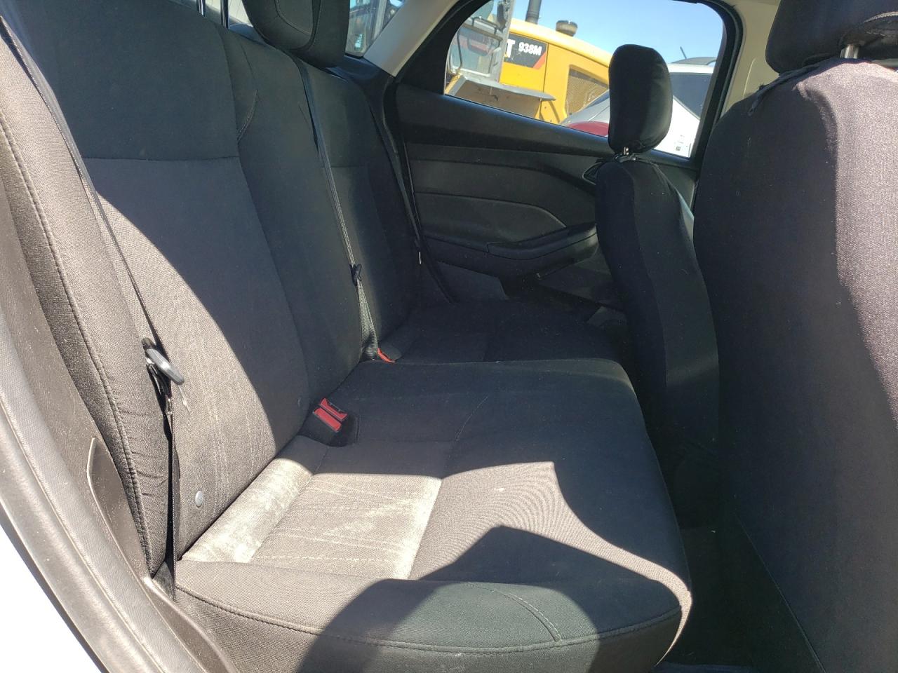 Photo 6 from auction – 2016 FORD FOCUS S with VIN 1FADP3E29GL386005