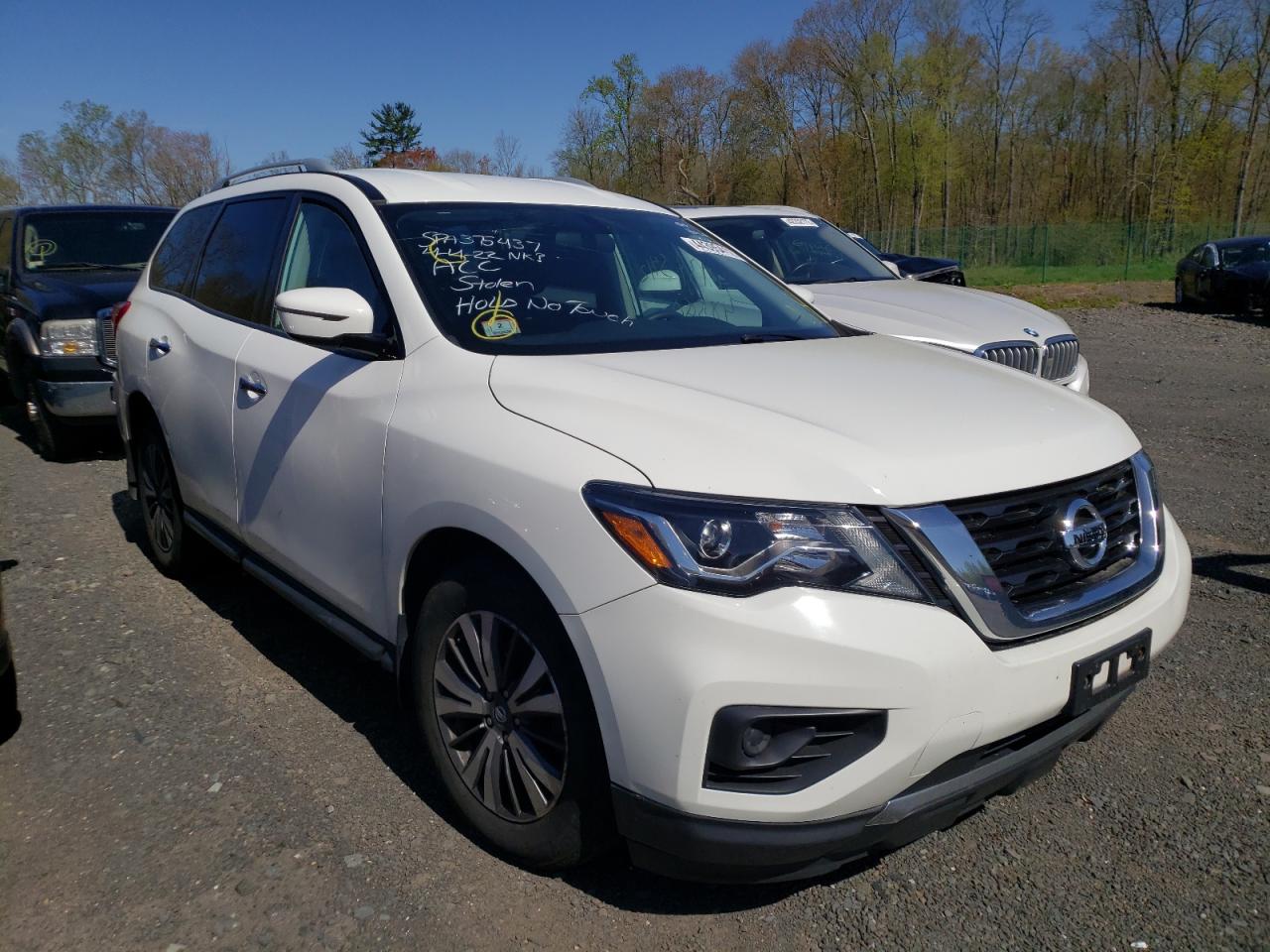 NISSAN PATHFINDER 2017 with VIN 5N1DR2MM2HC908441 - Photo from auction