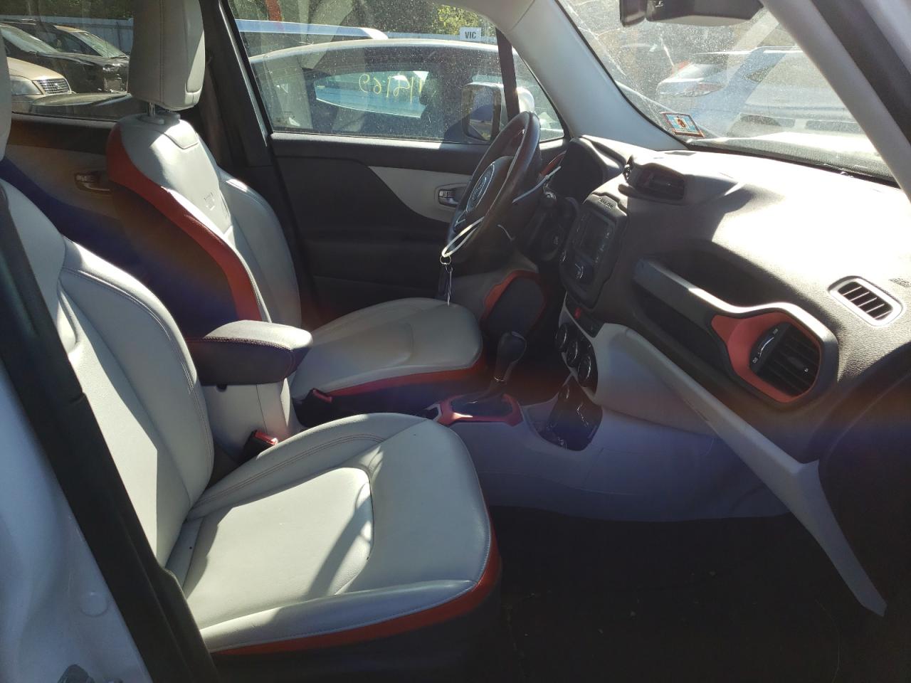Photo 5 from auction – 2015 JEEP RENEGADE L with VIN ZACCJBDT0FPB57530