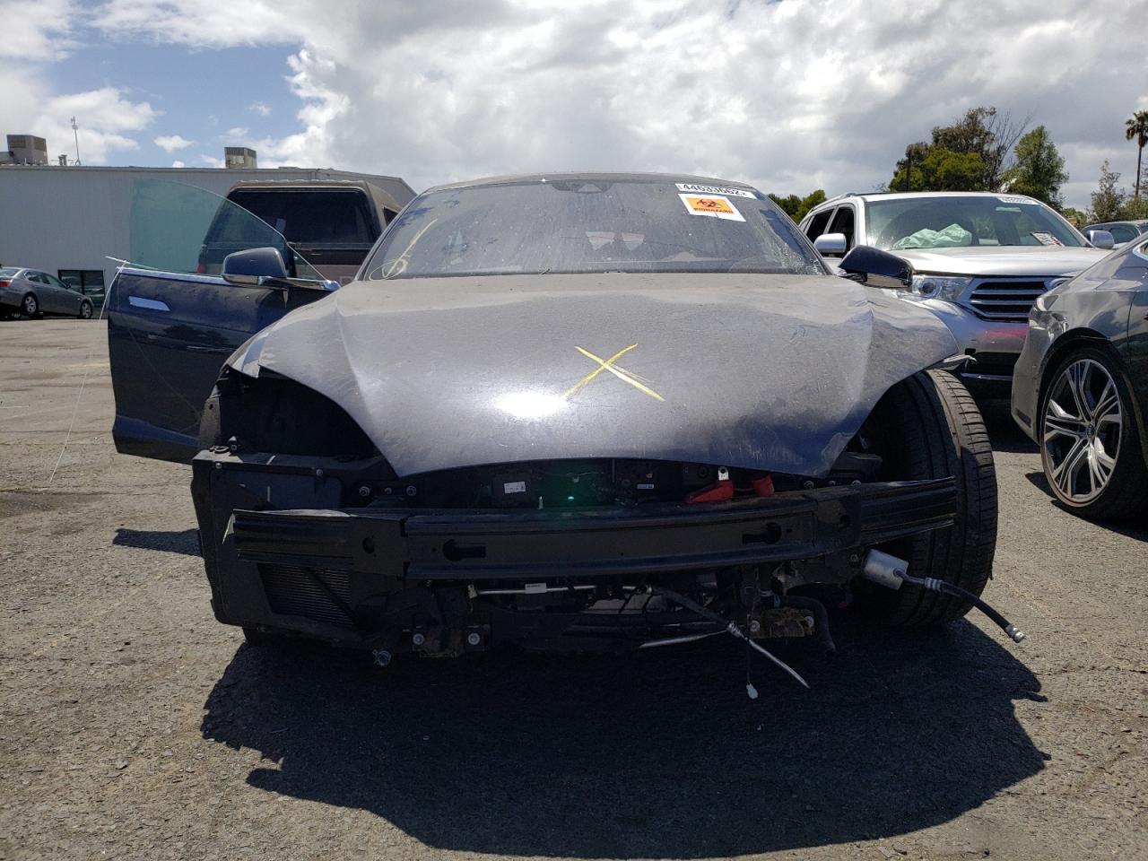Photo 9 from auction – 2015 TESLA MODEL S 85 with VIN 5YJSA1H27FF098746