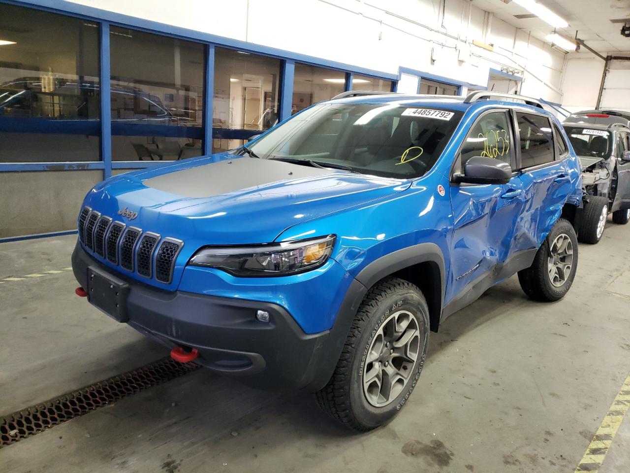 Photo 2 from auction – 2020 JEEP CHEROKEE T with VIN 1C4PJMBX7LD597349