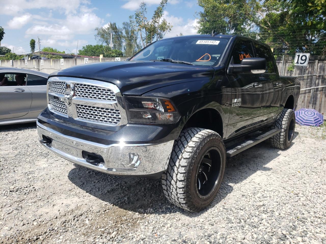 Photo 2 from auction – 2017 RAM 1500 SLT with VIN 3C6RR7LT1HG642902