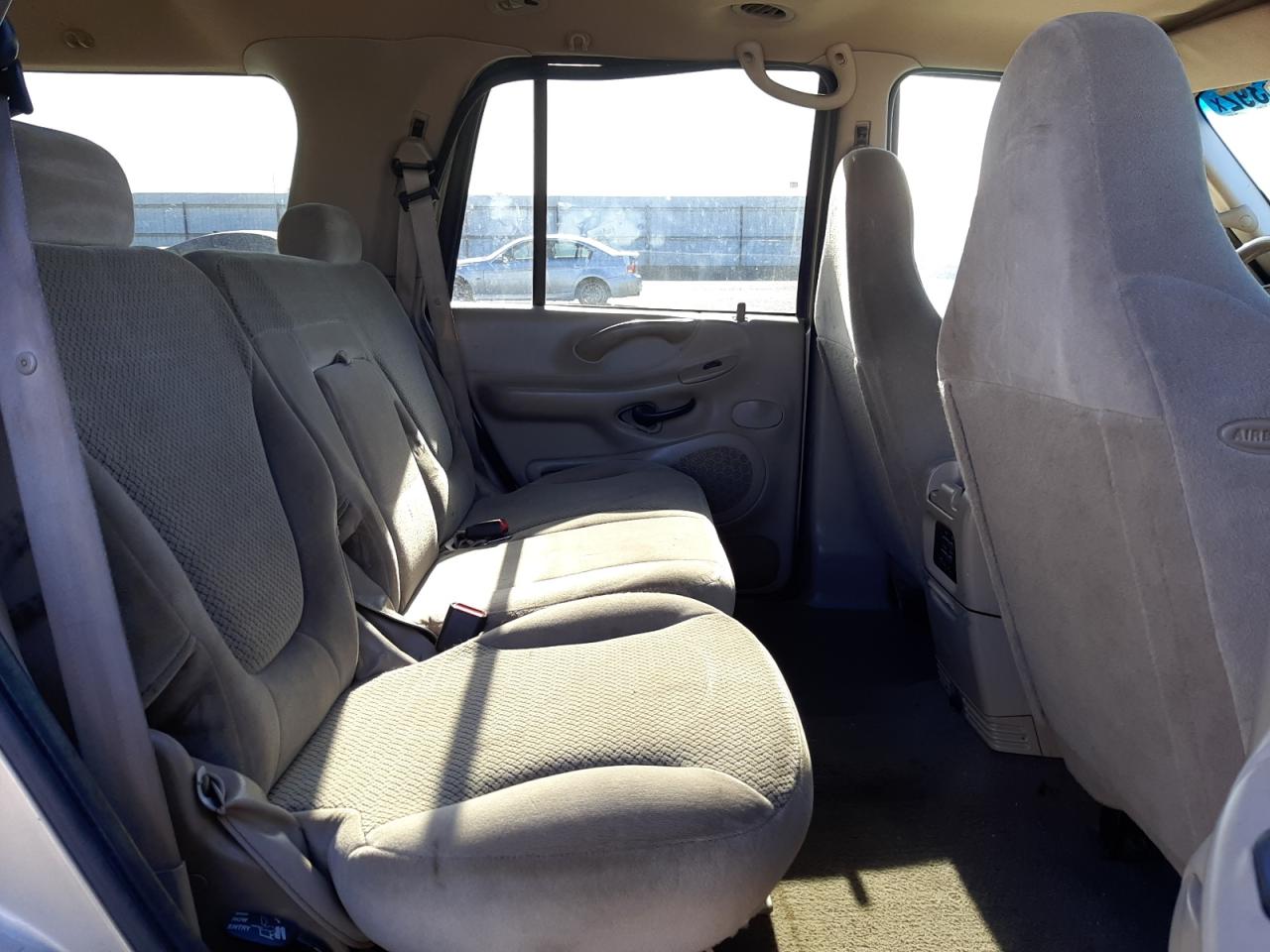 Photo 6 from auction – 2000 FORD EXPEDITION with VIN 1FMEU1569YLC20434