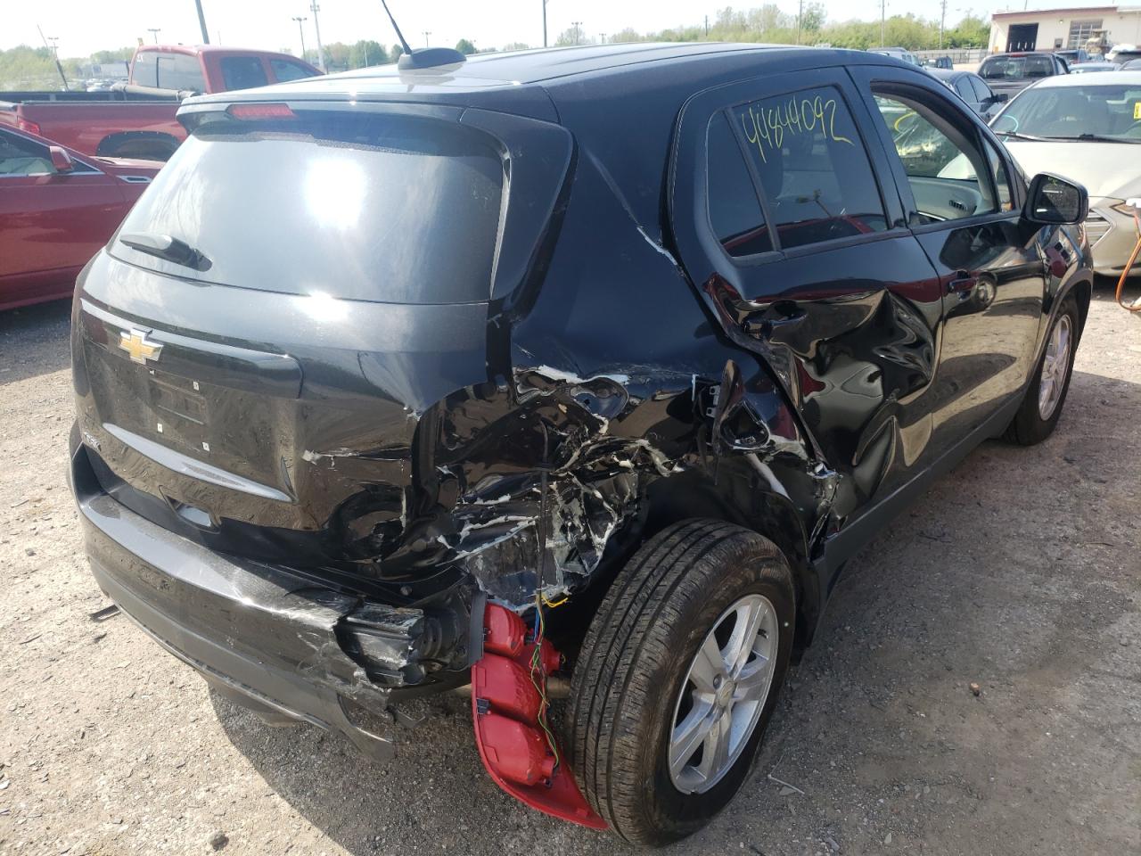 Photo 4 from auction – 2020 CHEVROLET TRAX LS with VIN 3GNCJKSB5LL292733