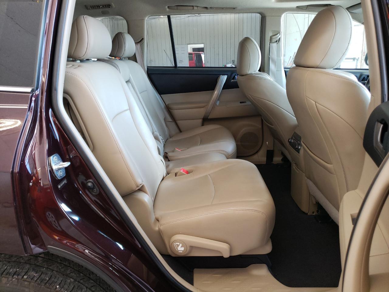 Photo 6 from auction – 2013 TOYOTA HIGHLANDER with VIN 5TDZK3EH2DS103571