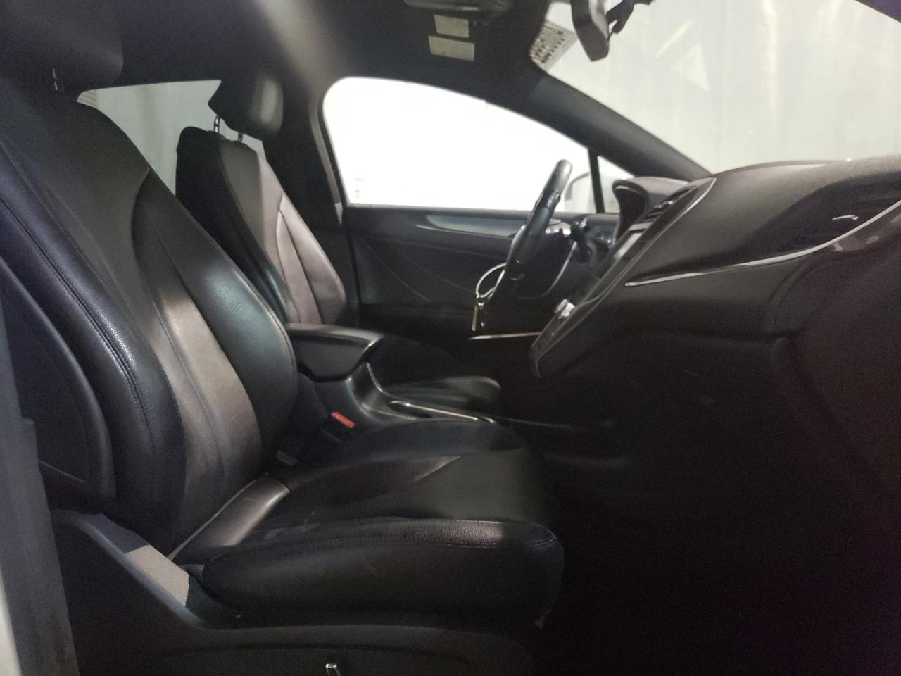 Photo 5 from auction – 2015 LINCOLN MKC with VIN 5LMCJ2A98FUJ24496