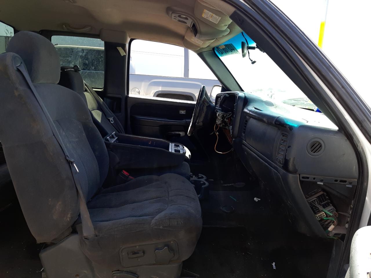 Photo 5 from auction – 2002 CHEVROLET SILVERADO with VIN 1GCHK291X2E282139