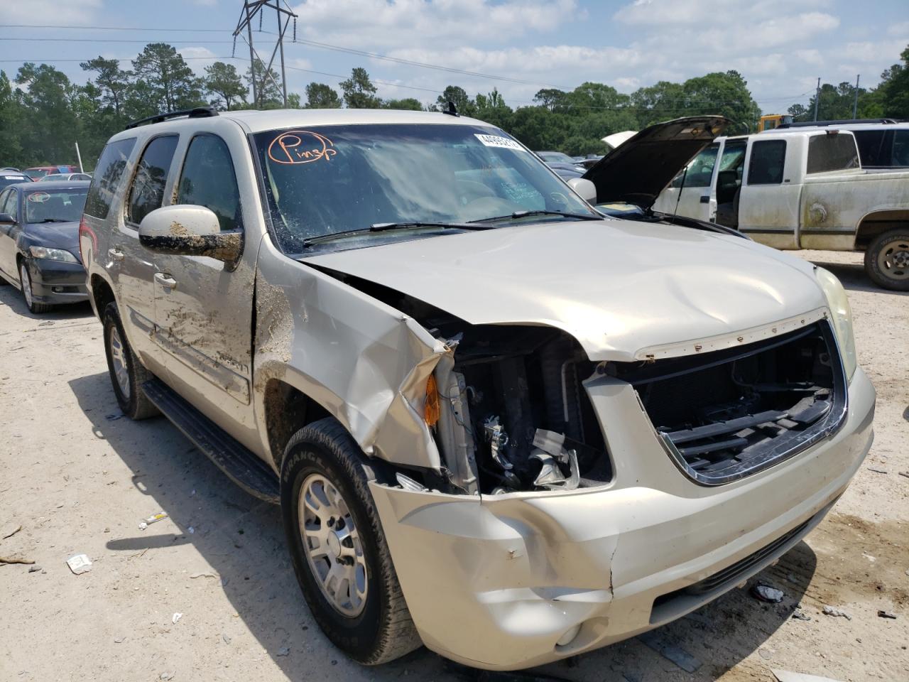 GMC YUKON 2007 with VIN 1GKFC13J37R309905 - Photo from auction