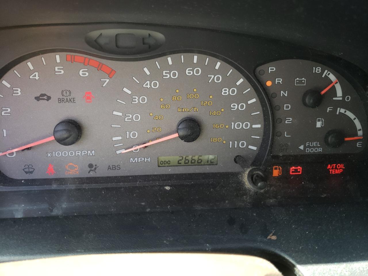 Photo 8 from auction – 2004 TOYOTA SEQUOIA LI with VIN 5TDBT48A54S229815