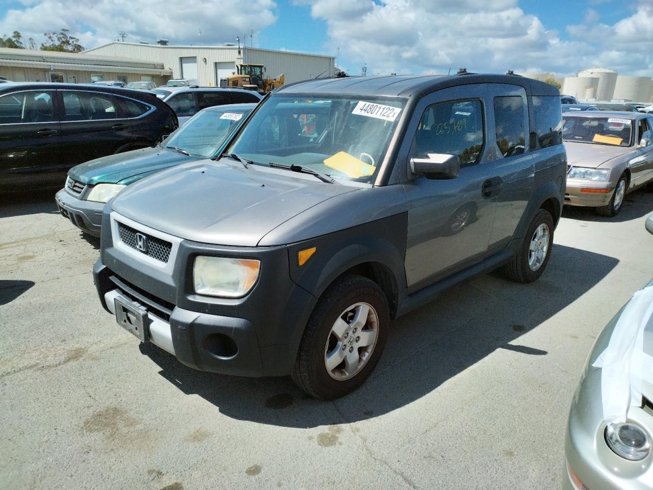 Photo 2 from auction – 2005 HONDA ELEMENT EX with VIN 5J6YH28645L011583