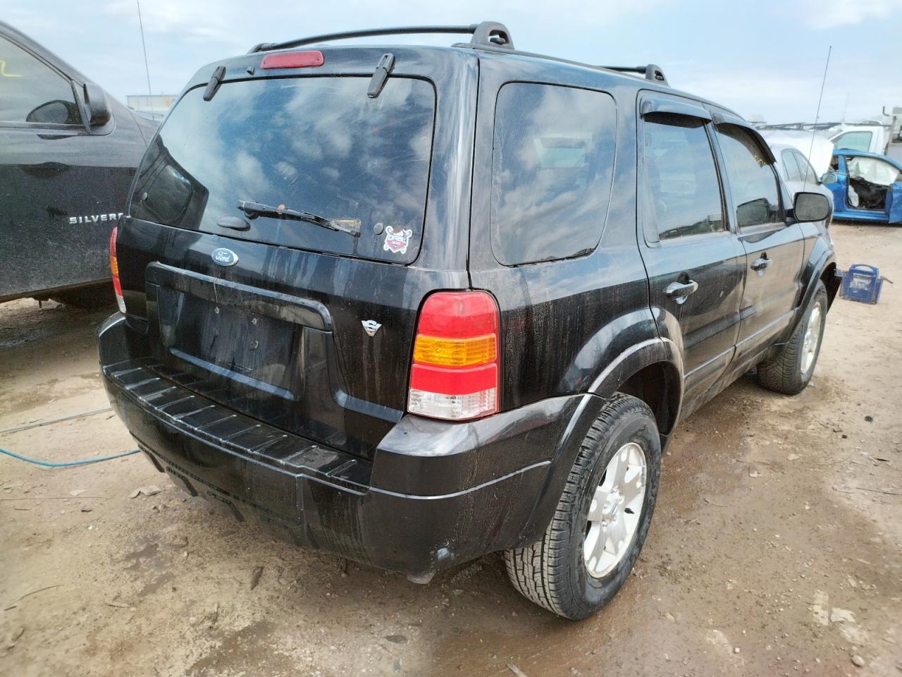Photo 4 from auction – 2007 FORD ESCAPE LIM with VIN 1FMYU041X7KC08200
