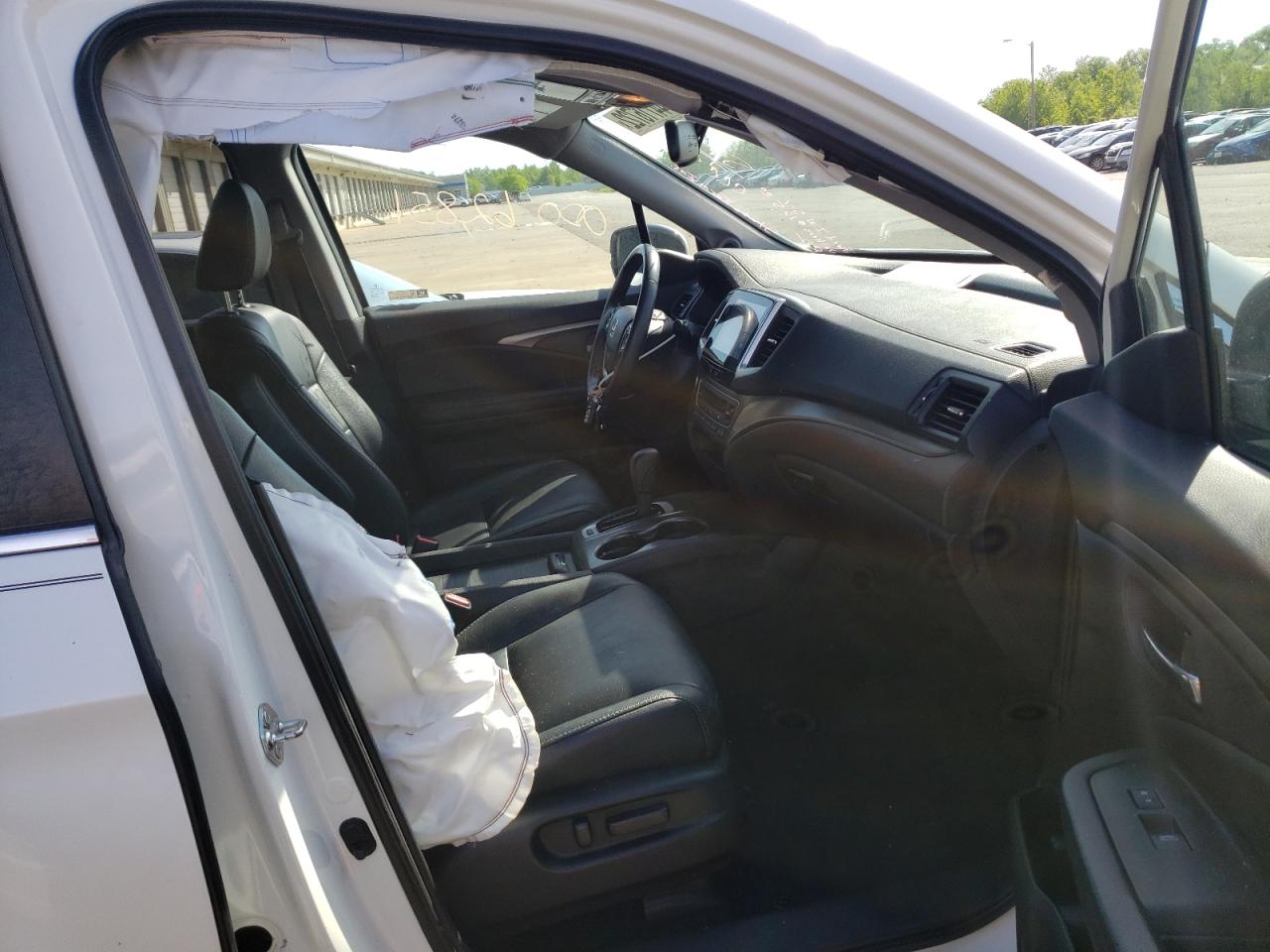 Photo 5 from auction – 2017 HONDA PILOT EXL with VIN 5FNYF5H53HB045378