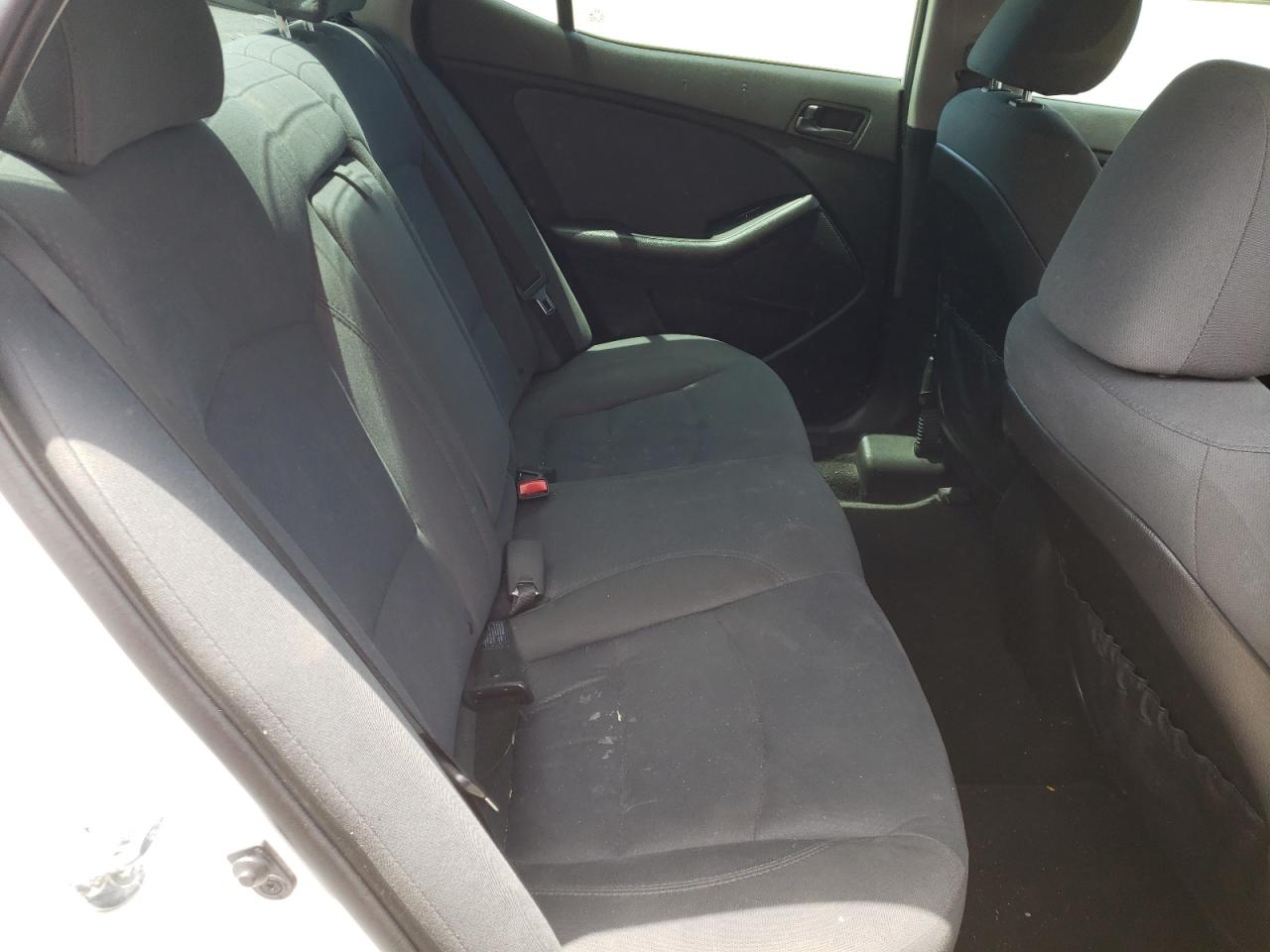 Photo 6 from auction – 2015 KIA OPTIMA LX with VIN 5XXGM4A77FG464982