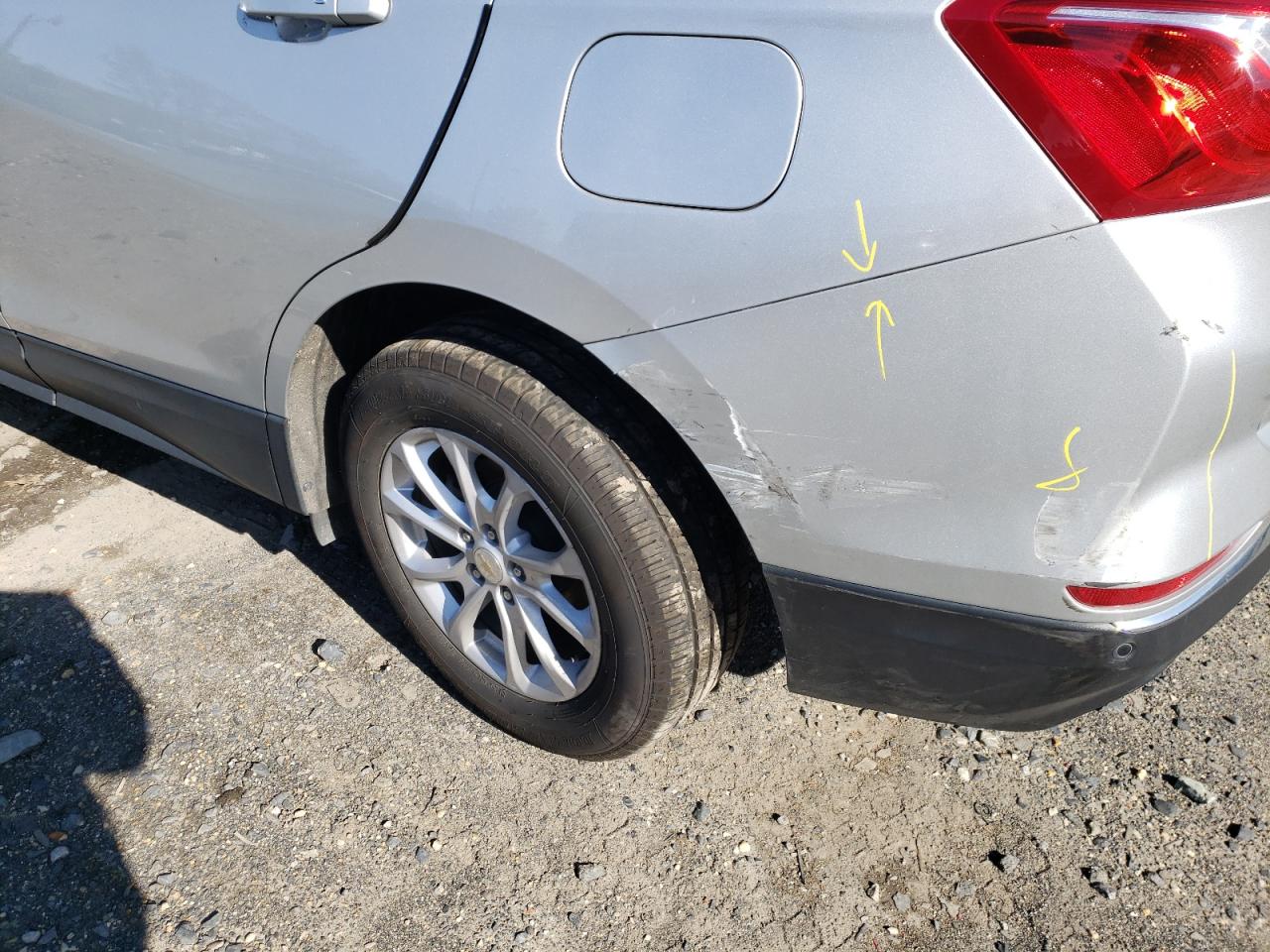 Photo 9 from auction – 2018 CHEVROLET EQUINOX LT with VIN 3GNAXKEX0JS615554