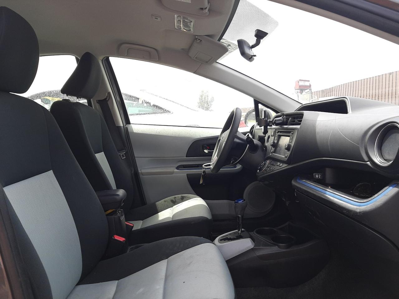 Photo 5 from auction – 2013 TOYOTA PRIUS C with VIN JTDKDTB32D1053109