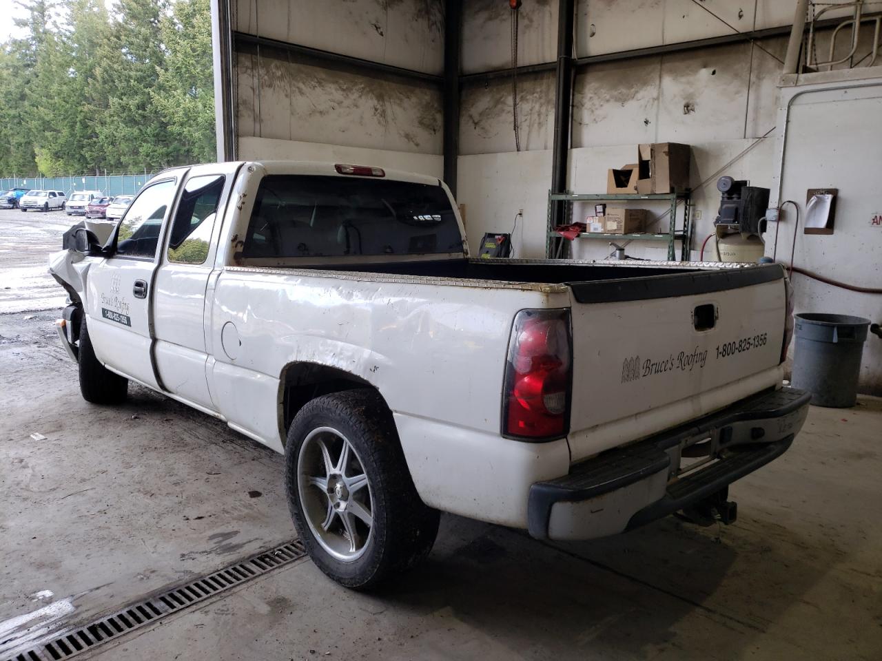 Photo 3 from auction – 2004 CHEVROLET SILVERADO with VIN 1GCEC19V44Z352971