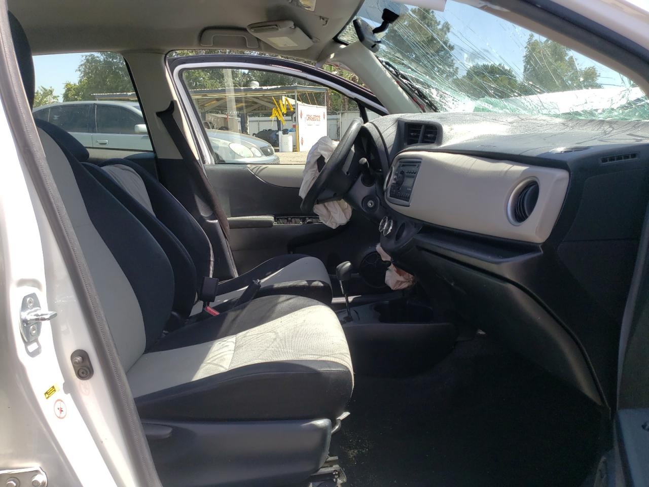 Photo 5 from auction – 2012 TOYOTA YARIS with VIN JTDKTUD35CD525290