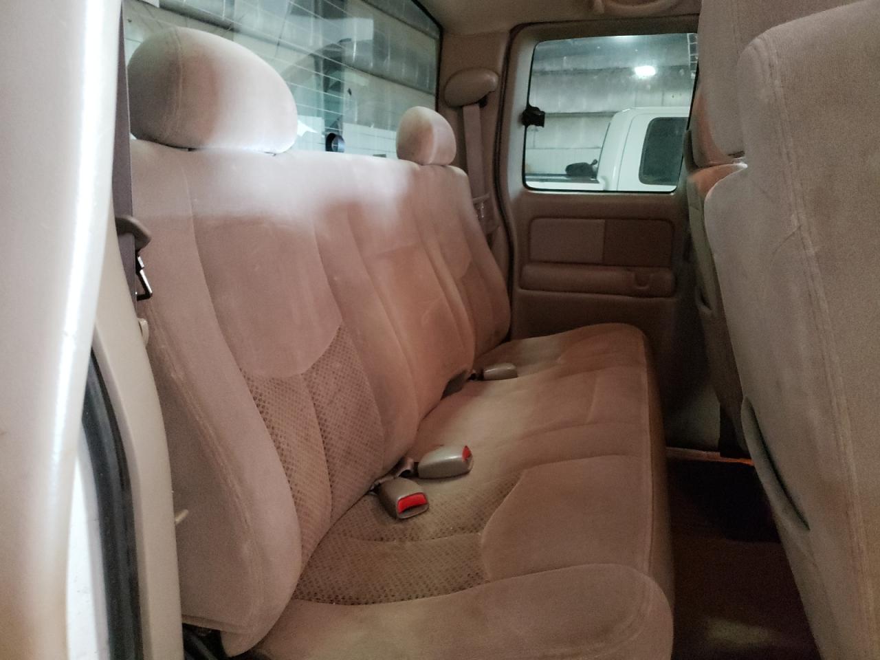 Photo 6 from auction – 2004 CHEVROLET SILVERADO with VIN 1GCEK19T54Z232159