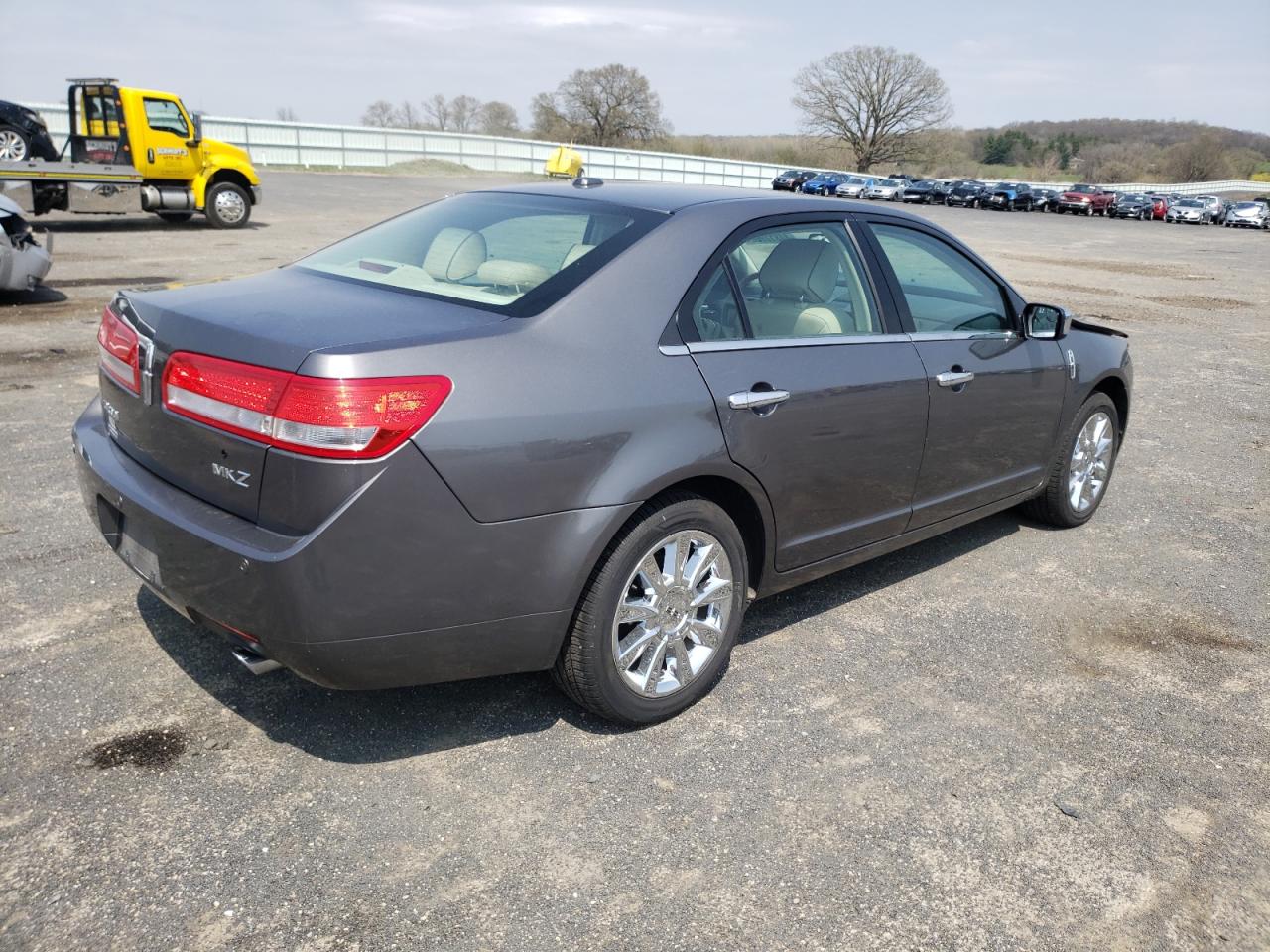 Фото 4 с аукциона – 2011 LINCOLN MKZ с VIN 3LNHL2GC8BR773559