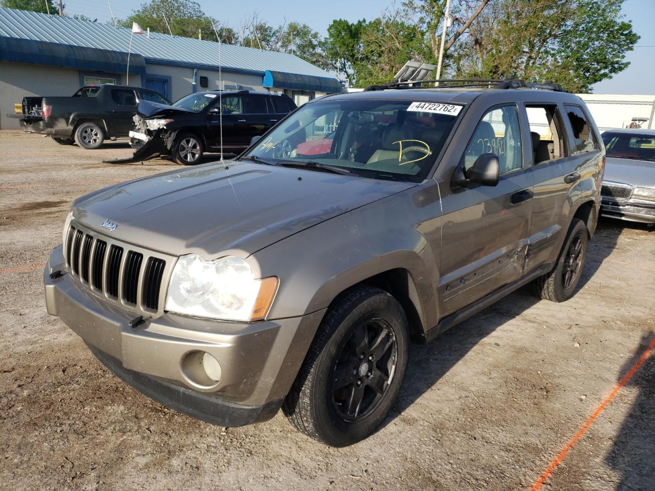 Photo 2 from auction – 2005 JEEP GRAND CHER with VIN 1J4GR48KX5C664260