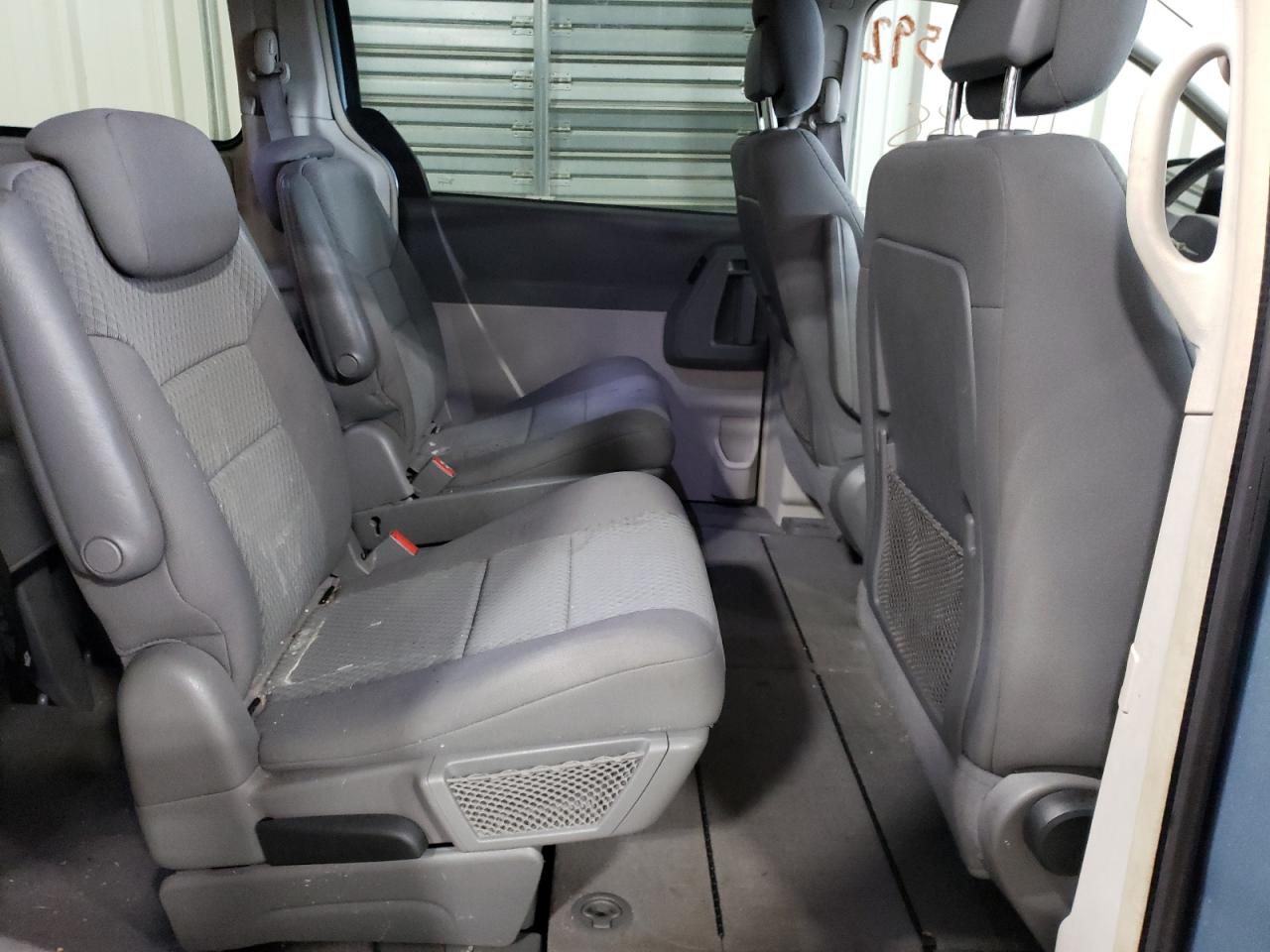Photo 6 from auction – 2010 CHRYSLER TOWN & COU with VIN 2A4RR5D17AR441381