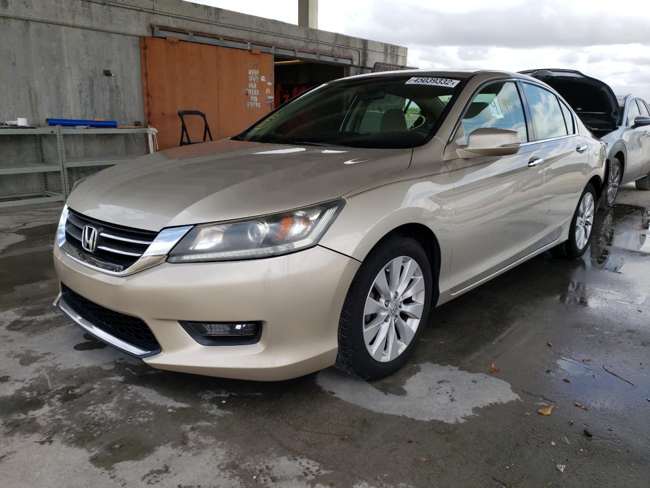 Photo 2 from auction – 2014 HONDA ACCORD EX with VIN 1HGCR2F72EA195590