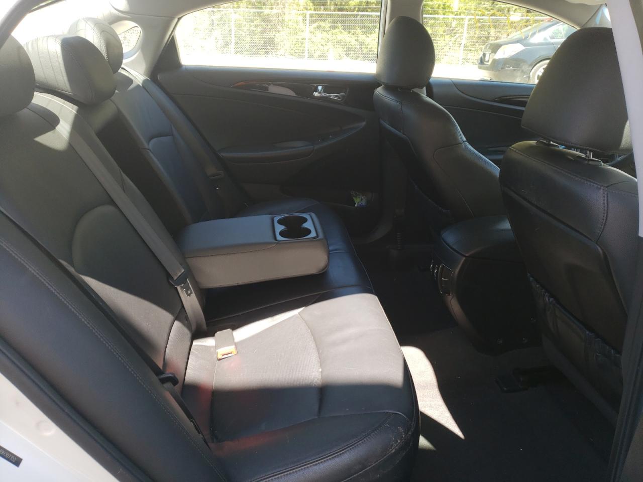 Photo 6 from auction – 2011 HYUNDAI SONATA SE with VIN 5NPEC4AC4BH307352