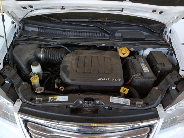 Photo 7 from auction – 2014 CHRYSLER TOWN & COU with VIN 2C4RC1CG3ER420362