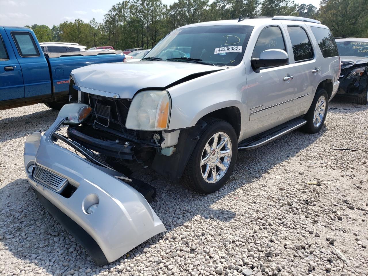 Photo 2 from auction – 2012 GMC YUKON DENA with VIN 1GKS1EEF1CR301946