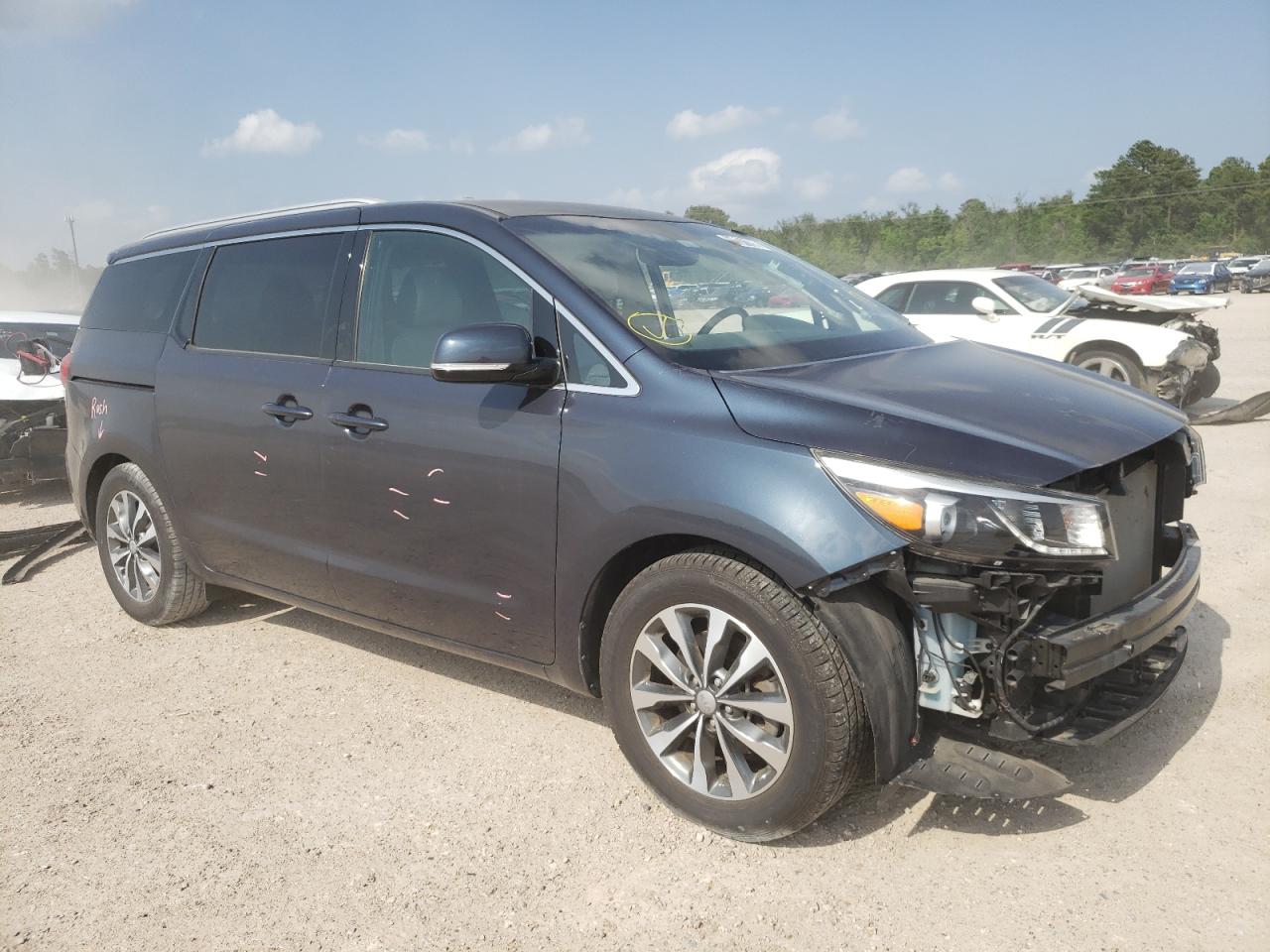 KIA SEDONA EX 2016 with VIN KNDMC5C15G6147870 - Photo from auction