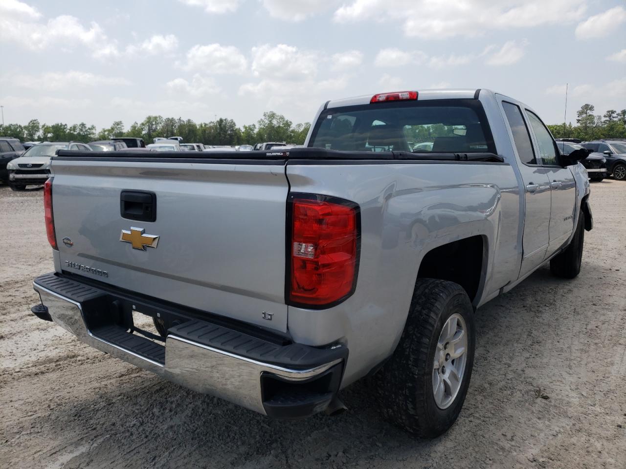 Photo 4 from auction – 2018 CHEVROLET SILVERADO with VIN 1GCRCREC8JZ335719