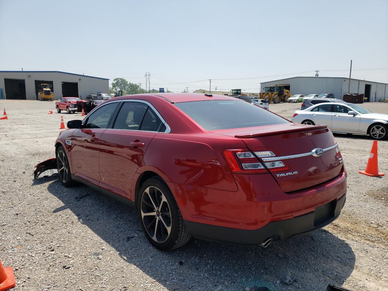 Photo 3 from auction – 2016 FORD TAURUS SEL with VIN 1FAHP2H87GG157651