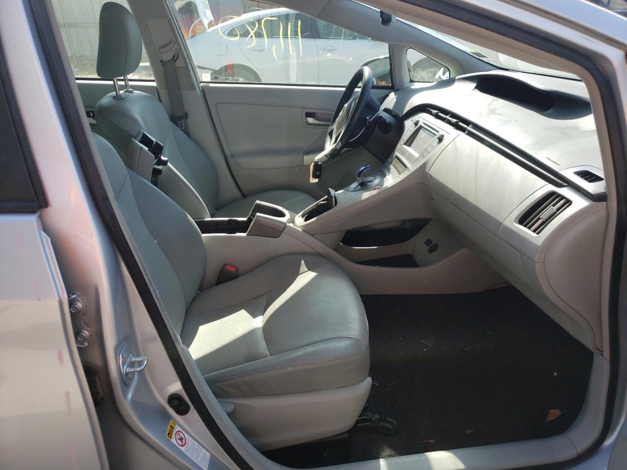 Photo 5 from auction – 2014 TOYOTA PRIUS with VIN JTDKN3DU4E0390004