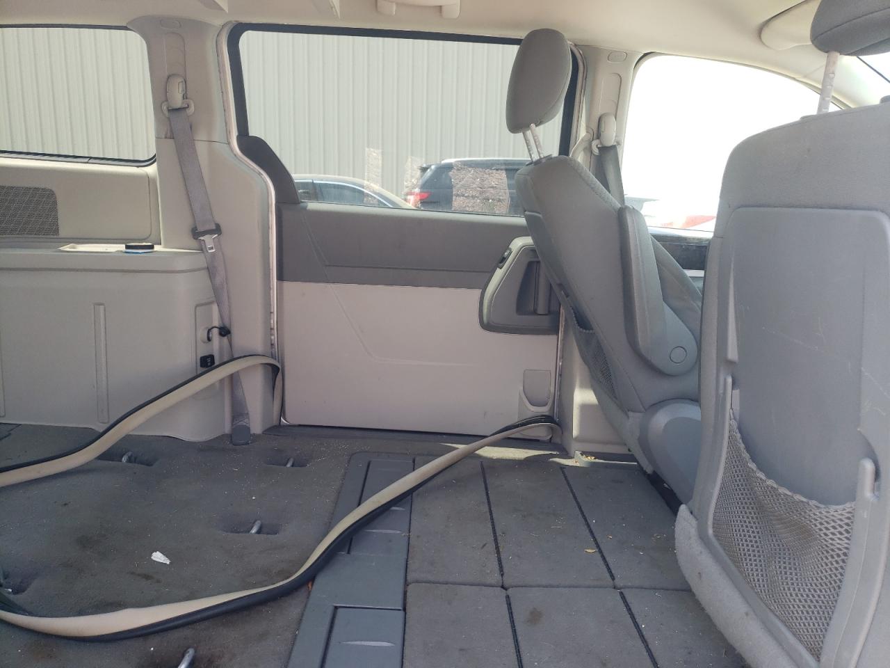 Photo 6 from auction – 2010 DODGE GRAND CARA with VIN 2D4RN5D14AR218882