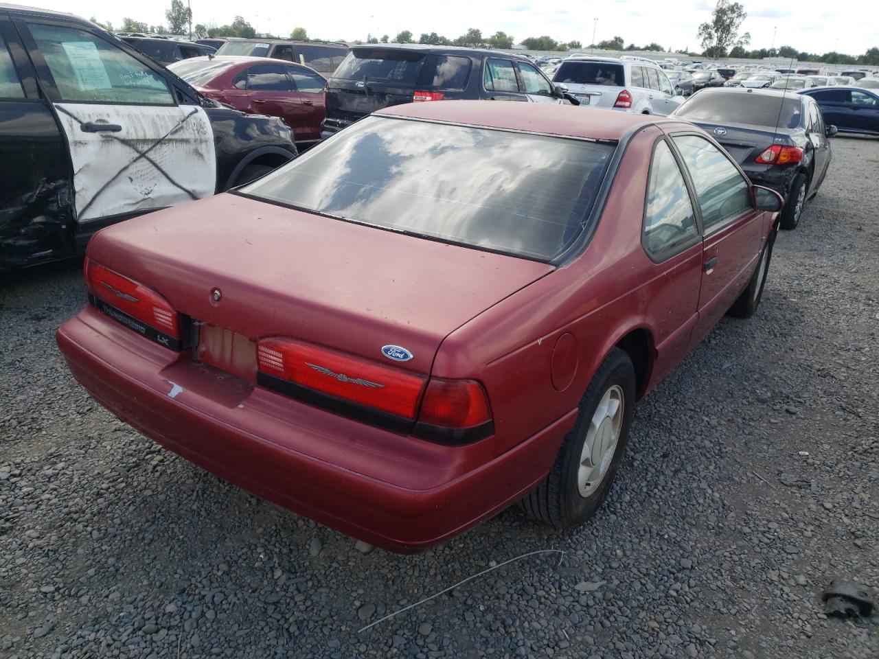 Photo 4 from auction – 1993 FORD THUNDERBIR with VIN 1FAPP62T5PH184356
